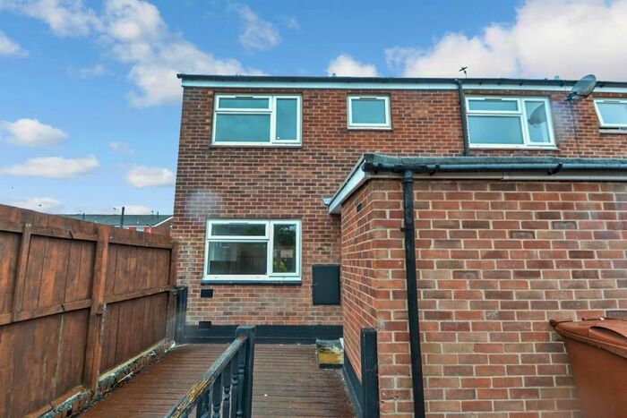 3 Bedroom End Of Terrace House To Rent In Scampton Garth, Bransholme, Hull, HU7