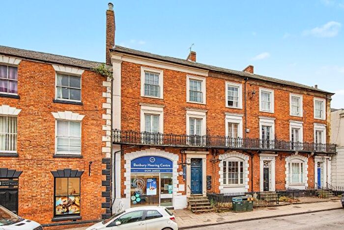 2 Bedroom Apartment To Rent In High Street, Banbury, OX16