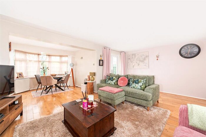 4 Bedroom Detached House For Sale In Kilpin Green, North Crawley, Buckinghamshire, MK16