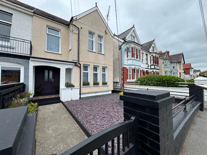 4 Bedroom Semi-Detached House For Sale In Aberystwyth Road, Cardigan, SA43