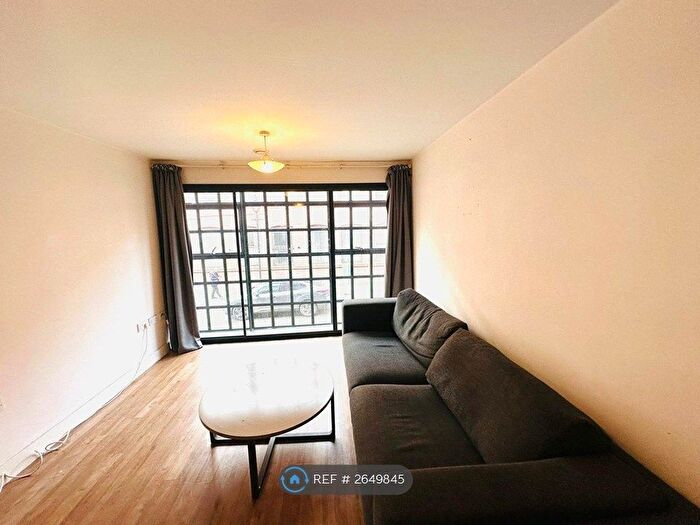 2 Bedroom Flat To Rent In Derwent Foundry, Birmingham, B3