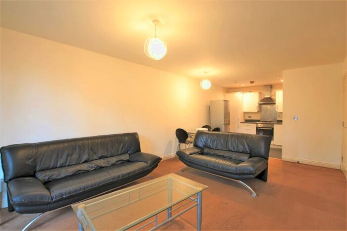 2 Bedroom Flat To Rent In Smoothfield Court, Hibernia Road, Hounslow TW3