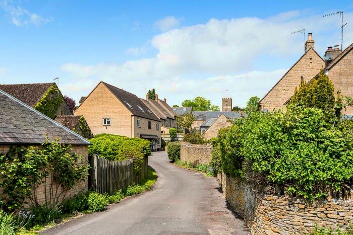 4 Bedroom End Of Terrace House For Sale In Charlbury, Oxfordshire, OX7