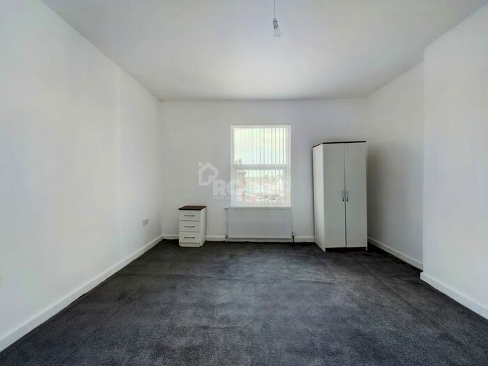 2 Bedroom Flat To Rent In Bushbury Road, Wolverhampton, West Midlands, WV10