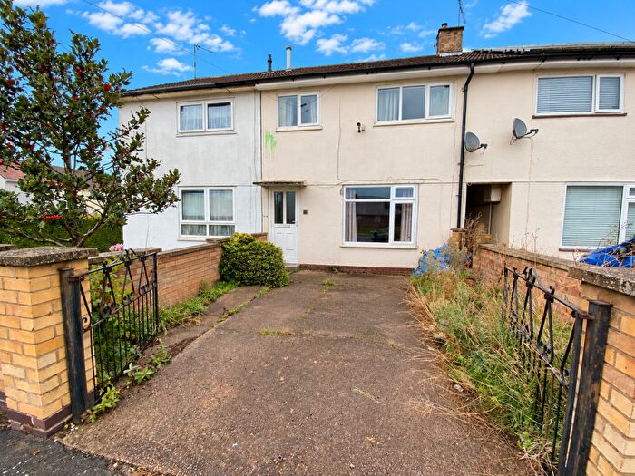3 Bedroom Town House For Sale In Strensall Road, Leicester, LE2
