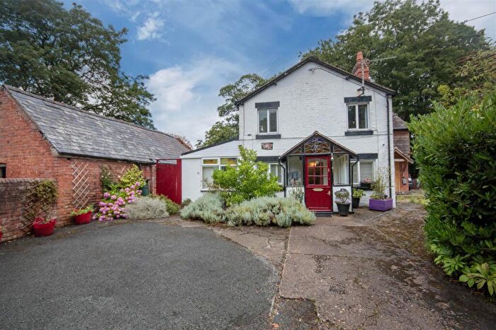 3 Bedroom Semi-Detached House For Sale In Gledrid, Chirk, LL14