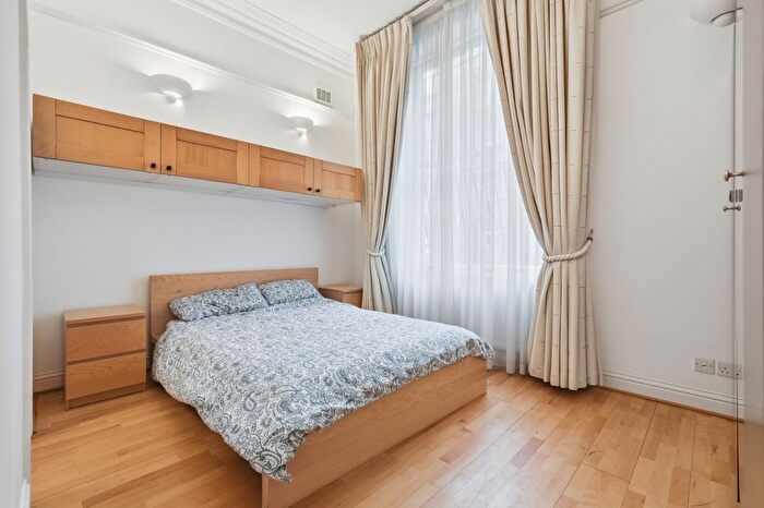 2 Bedroom Flat To Rent In Colville Gardens, London, W11