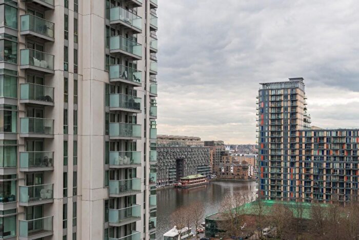 Apartment To Rent In Pan Peninsula Square, Tower Hamlets, London, E14