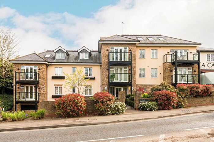 2 Bedroom Flat To Rent In Monument Hill, Weybridge, KT13