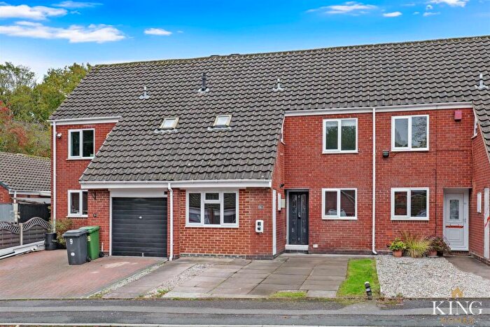 3 Bedroom Terraced House For Sale In Jakemans Close, Redditch, B98