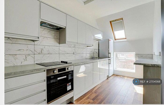 3 Bedroom Penthouse To Rent In Patrick Road, West Bridgford, Nottingham, NG2