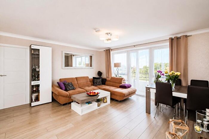 3 Bedroom Flat For Sale In West Road, Portslade, Brighton, BN41