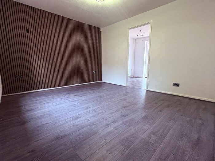 2 Bedroom Property To Rent In Pine Street South, Bury, BL9