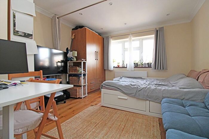 Studio To Rent In High Street, London, W3