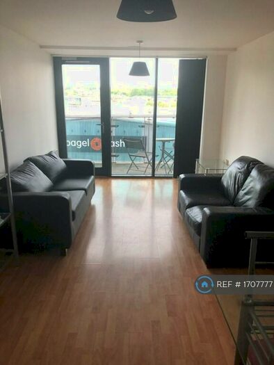 2 Bedroom Flat To Rent In Lovell House, Leeds, LS7