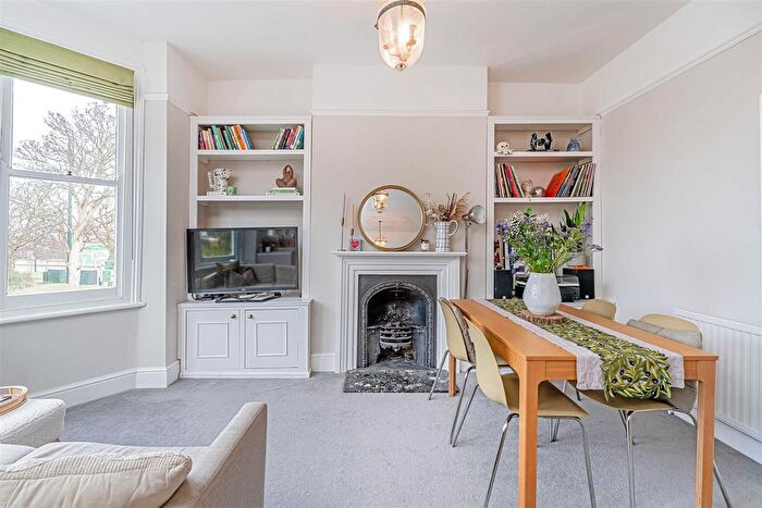 2 Bedroom Flat To Rent In Windmill Road, London, SW18
