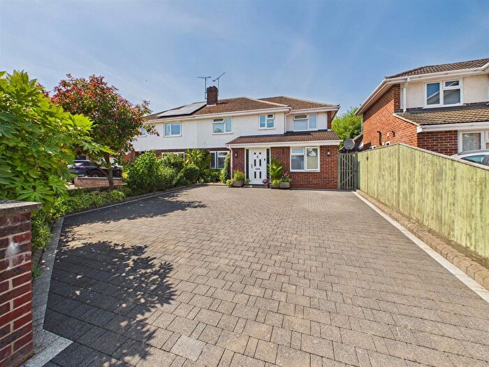 4 Bedroom Semi-Detached House For Sale In Ventnor Road, Tilehurst, Reading, RG31