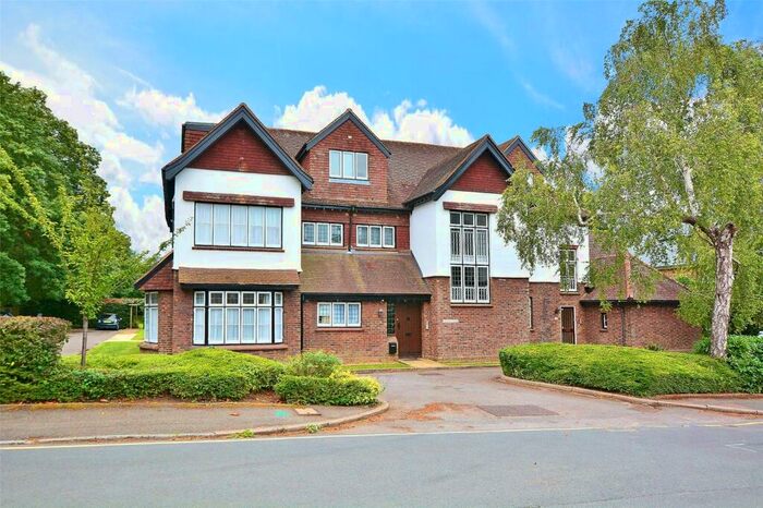 2 Bedroom Apartment To Rent In Hillier Road, Guildford, Surrey, GU1