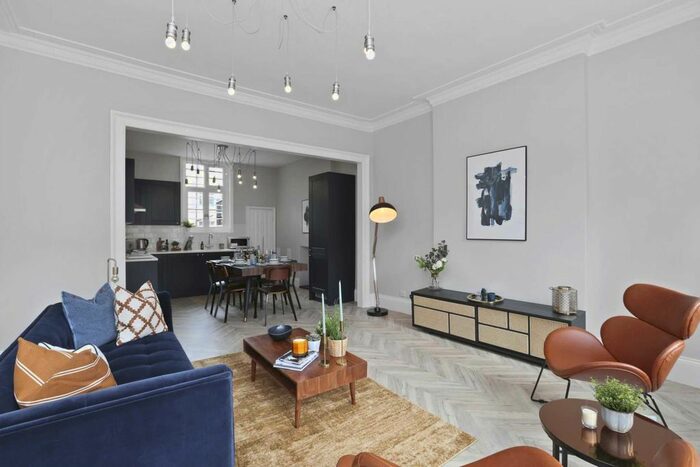 5 Bedroom Flat To Rent In Acton Street, Kings Cross, WC1X