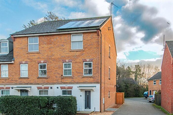 4 Bedroom Semi-Detached House For Sale In Conyger Close, Great Oakley, Corby, NN18