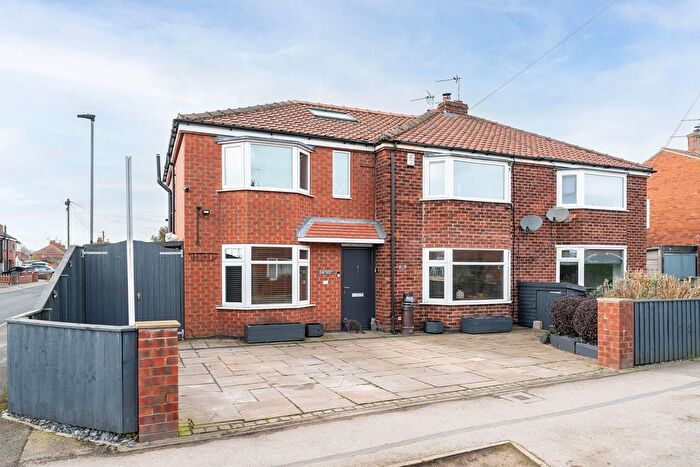 3 Bedroom Semi Detached House For Sale In Maythorn Road, Huntington, York, YO31