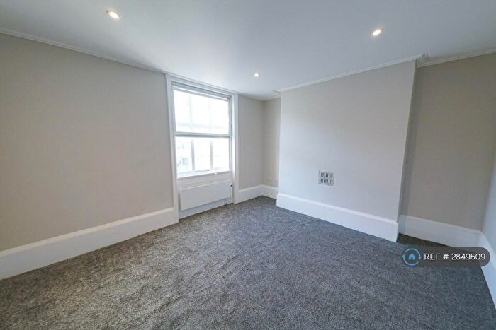 1 Bedroom Flat To Rent In Romney Place, Maidstone, ME15