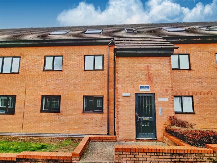 2 Bedroom Flat To Rent In Hampton House, Portland Road, Rushden, Northants, NN10