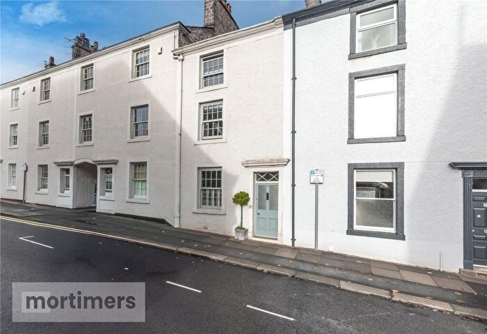 3 Bedroom Town House For Sale In York Street, Clitheroe, Lancashire, BB7