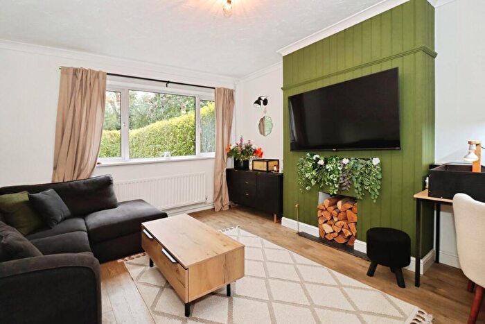 3 Bedroom End Of Terrace House For Sale In Maisemore, Yate, Bristol, Gloucestershire, BS37