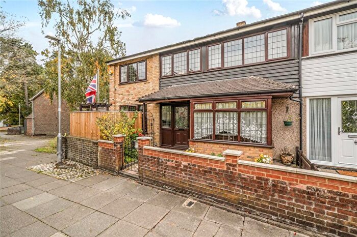 4 Bedroom End Of Terrace House For Sale In Walbury, Bracknell, Berkshire, RG12