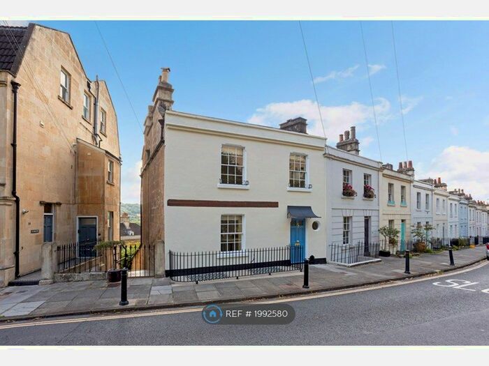 3 Bedroom End Of Terrace House To Rent In Lower Camden Place, Bath, BA1