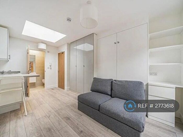 Studio To Rent In Lee, London, SE12