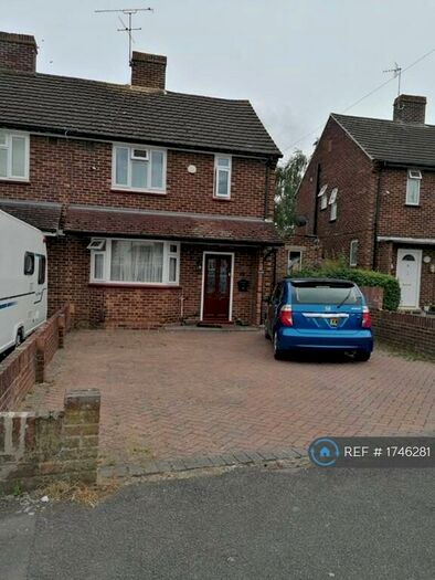 4 Bedroom Semi-Detached House To Rent In King Georges Drive, New Haw, Addlestone, KT15