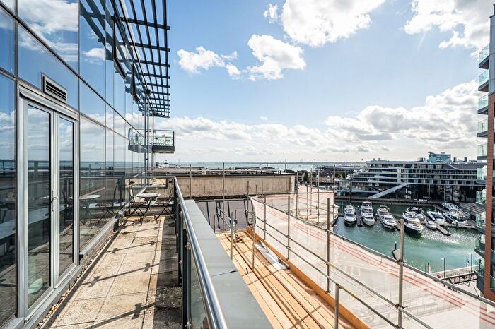 2 Bedroom Flat To Rent In Admirals Quay, Ocean Way, Southampton, Hampshire, SO14