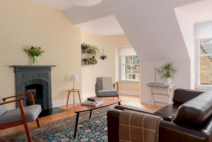 2 Bedroom Flat To Rent In Cockburn Street, Old Town, Edinburgh, EH1