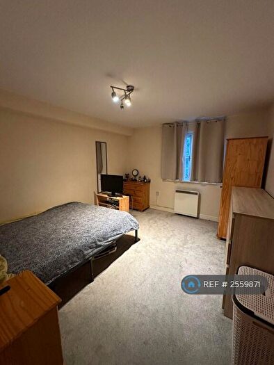 1 Bedroom Flat To Rent In Otter Close, Stratford, E15