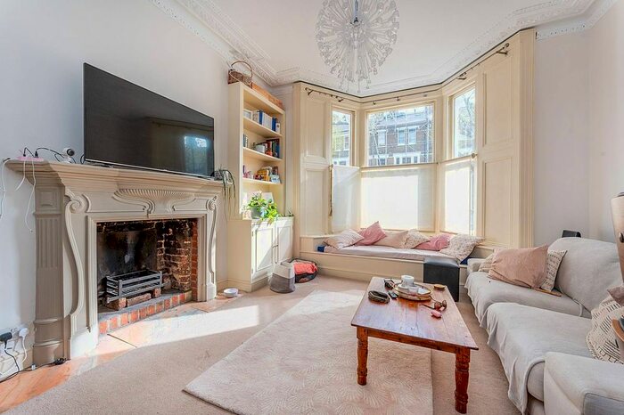 2 Bedroom Flat To Rent In Hammersmith Grove, Hammersmith, London, W6