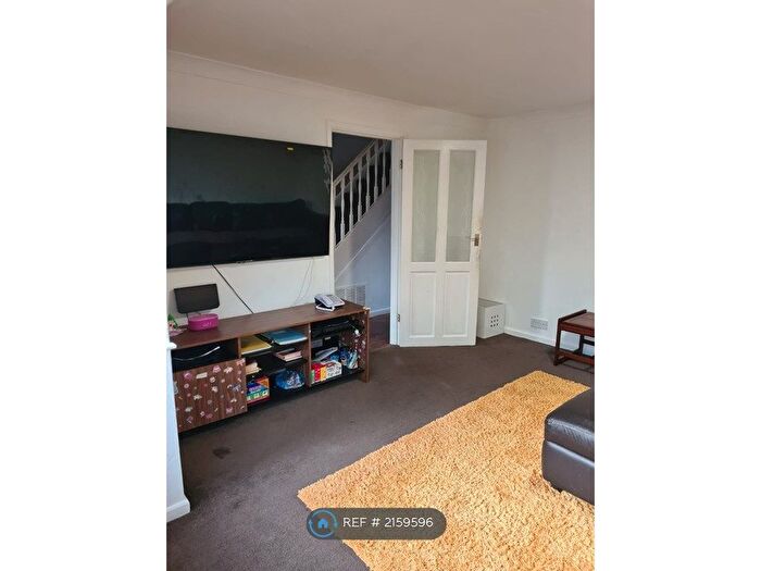 3 Bedroom Semi-Detached House To Rent In Hertford Place, Bletchley, Milton Keynes, MK3