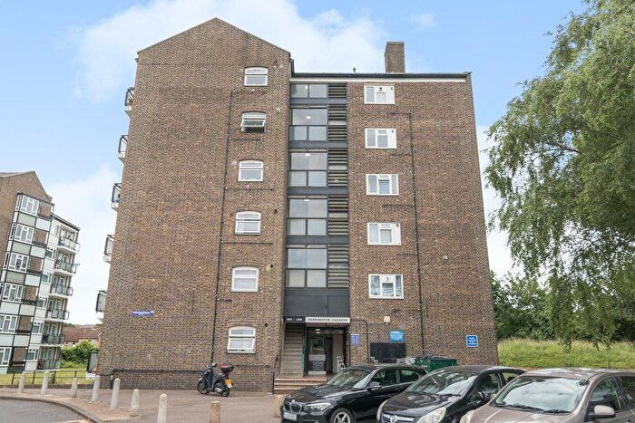 2 Bedroom Flat For Sale In Foxborough Gardens, Brockley, London, SE4