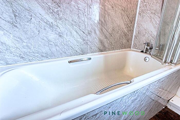 2 Bedroom Semi-Detached House For Sale In Scarsdale Crescent, Brimington, Chesterfield, Derbyshire, S43