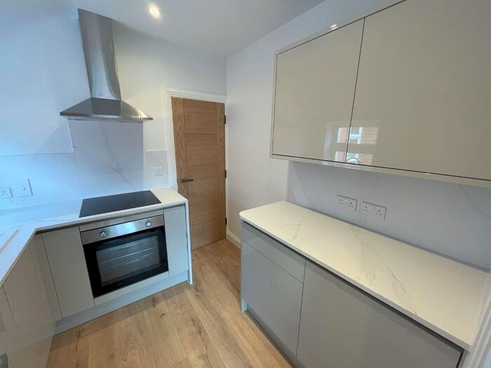 1 Bedroom Flat To Rent In Catherine Street, Reading, RG30
