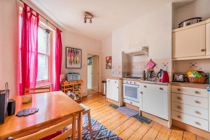 2 Bedroom Flat To Rent In Essendine Road, Maida Vale, London, W9