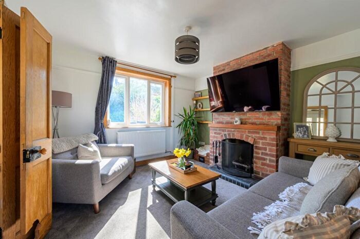 2 Bedroom Semi-Detached House For Sale In Hillside Road, Linton, DE12