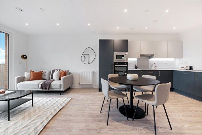 2 Bedroom Flat For Sale In Dukes Road, London, E17