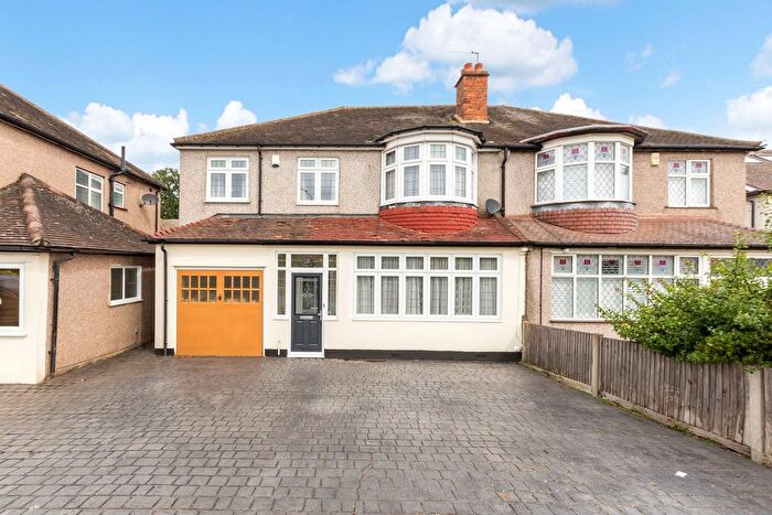 5 Bedroom Semi-Detached House For Sale In Faraday Avenue, Sidcup, DA14