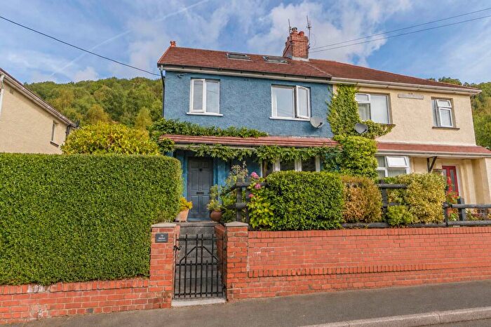 3 Bedroom Semi-Detached House For Sale In Tribute Avenue, Cwmcarn, NP11