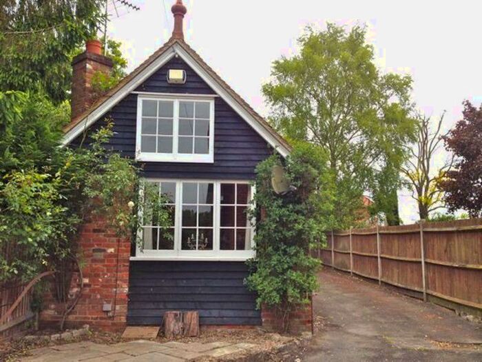 1 Bedroom Detached House To Rent In Old Road, Wateringbury, Maidstone, Kent, ME18