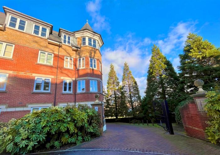 2 Bedroom Ground Flat To Rent In Norwich Avenue, Bournemouth, BH2