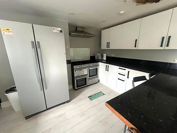6 Bedroom Property For Sale In Waterloo Place, Brynmill, Swansea, SA2