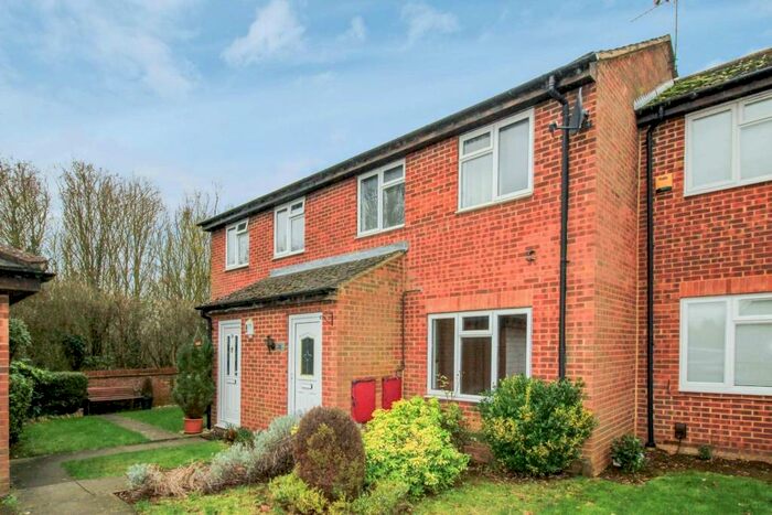 3 Bedroom Terraced House To Rent In Manston Close, Bicester, OX26